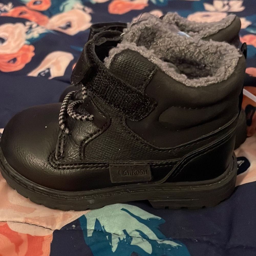OshKosh black boots